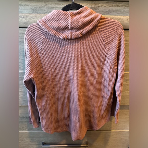 Charlotte Russe Cowl Neck Top Size Medium - Picture 4 of 5